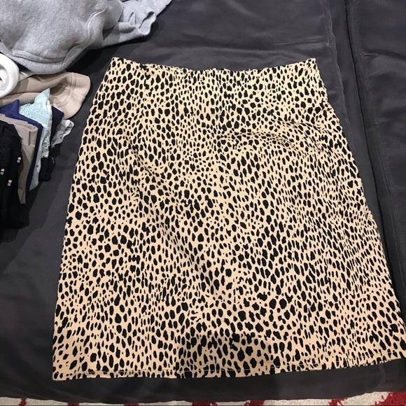 Brandy Melville Dresses & Skirts - Bendy Melville leopard mini skirt